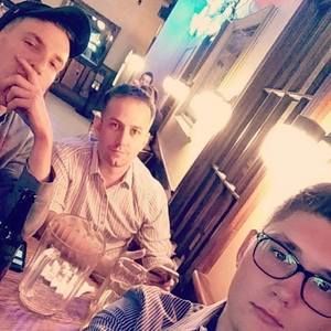 Meet your Posher, Christopher